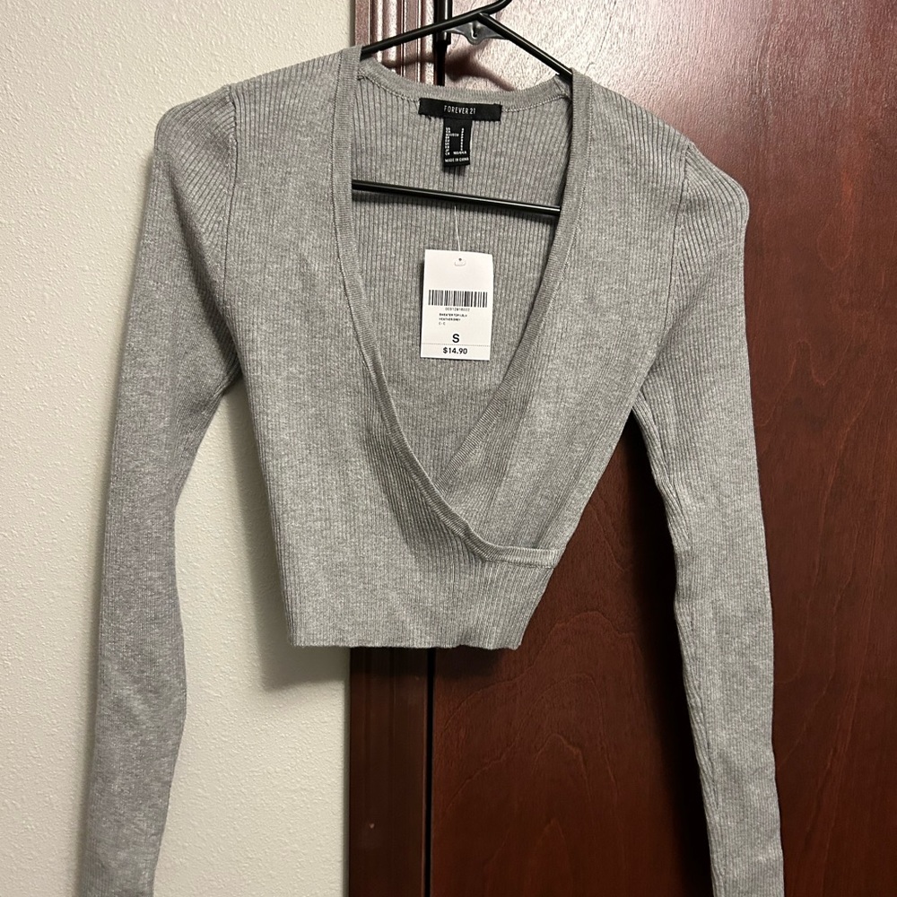 Long sleeve cropped top